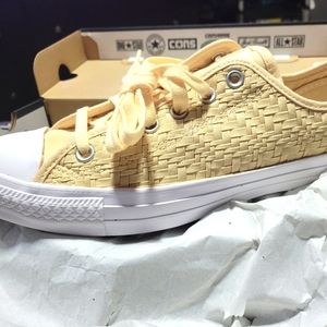 Converse CTAS OX Pale Vanilla/Egret/White, Women's Size 10